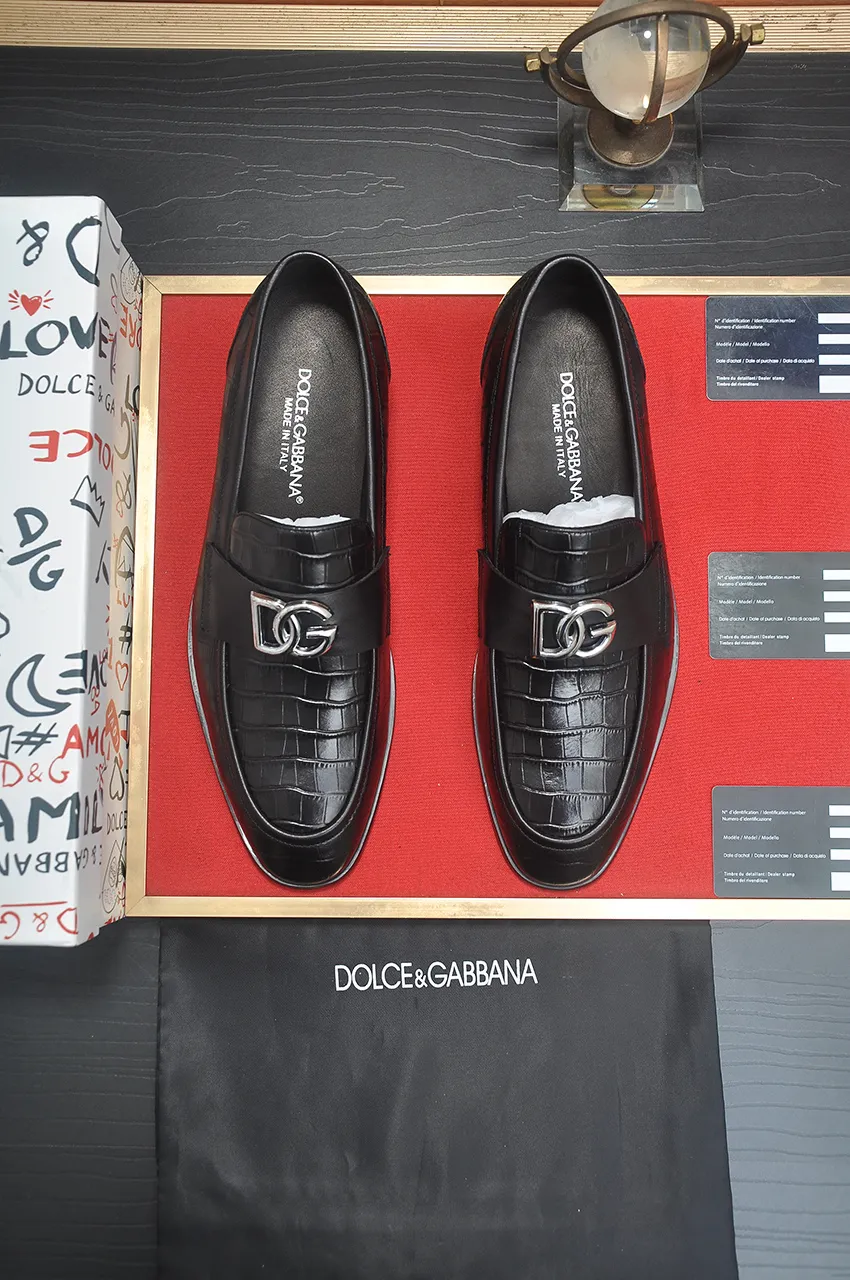 Men's men's shoes 💰500💶🌲 DG top 🔍🔍Men's new leather shoes 🚹 are on sale at the same time at the counter ⚠The uppers are imported cowhide from Italy, the entire imported cowhide lining, imported accessories 💪💪, completely 1⃣️ vs 1⃣️ replica 🇮 🇹💪💪, ⚠Sole: The original sole is specially provided by the original factory, the exclusive movable molded sole is super comfortable, ⚠The original factory follows the order, 🔍🔍high quality, you can enter and exit the counter at will, welcome to compare ⚠Size: 38-44 (45 customized)